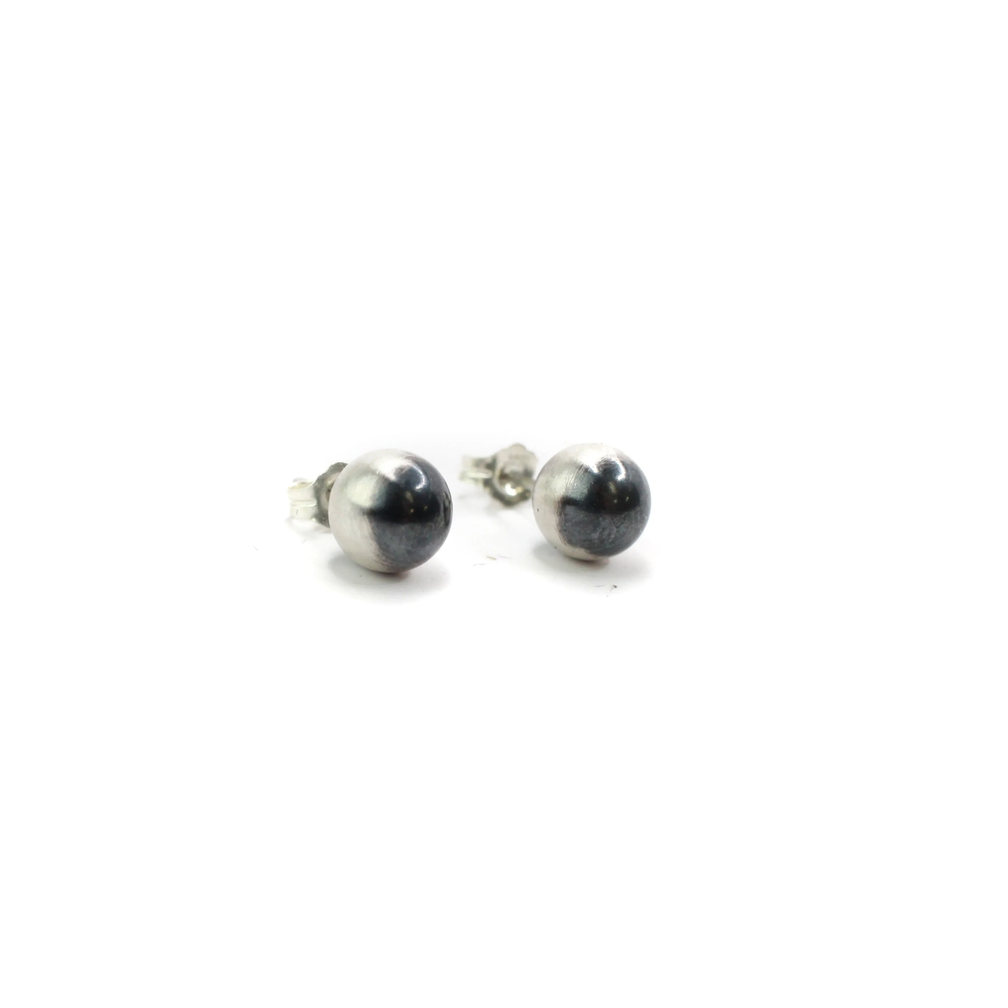 8mm Navajo Pearl Studs