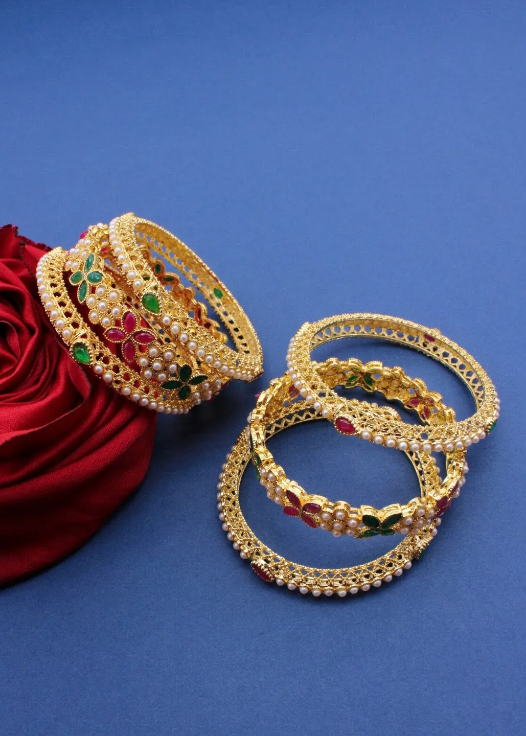 BEAUTEOUS ANTIQUE BANGLES