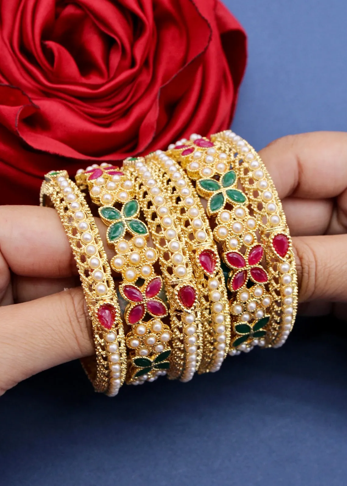 BEAUTEOUS ANTIQUE BANGLES