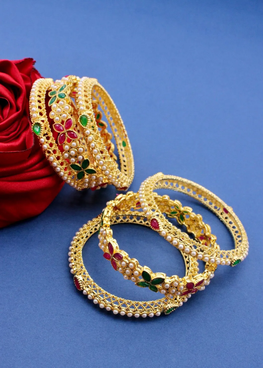 BEAUTEOUS ANTIQUE BANGLES