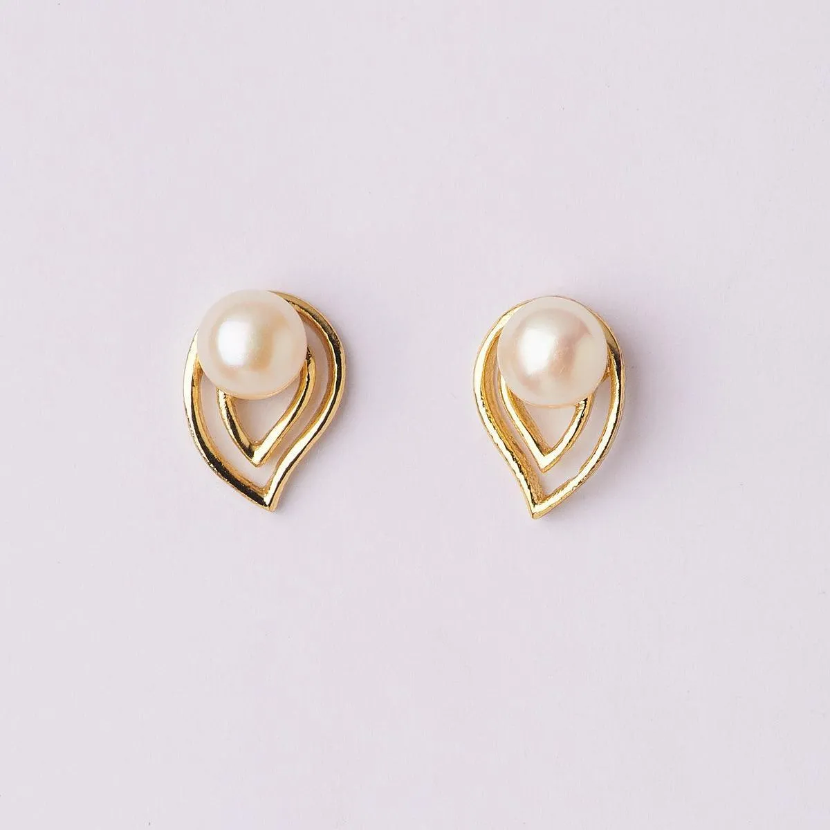 Elegant Stud Pearl Earring