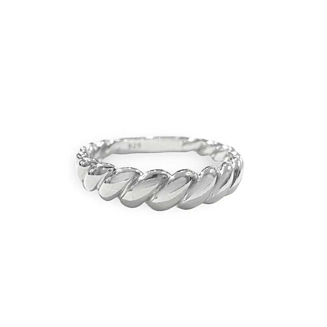 Thin Croissant Ring